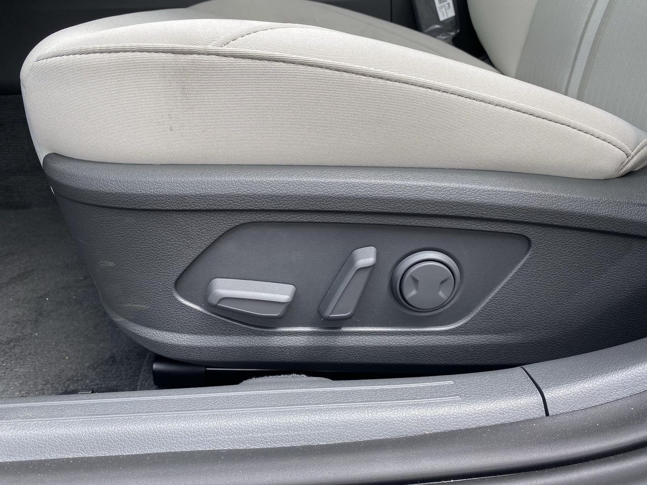 New 2026 Serenity White Hyundai SEL Sport image 21