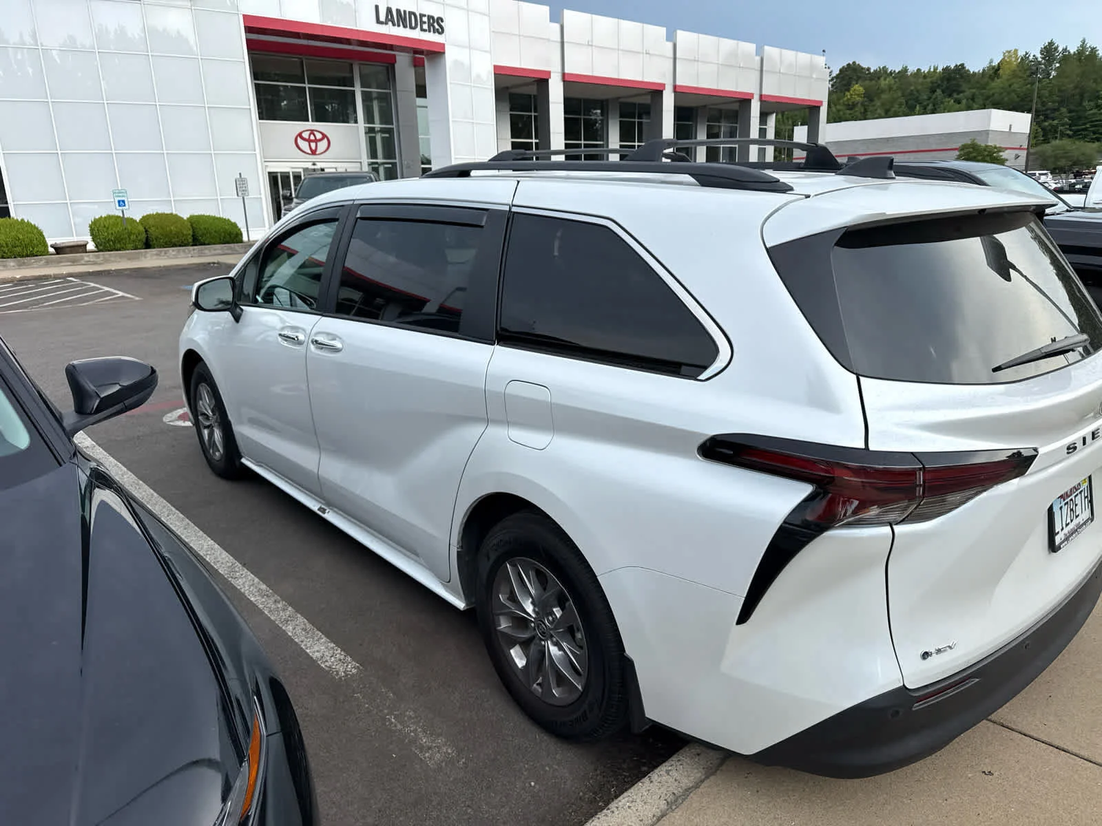 Used 2025 Wind Chill Pearl Toyota XLE image 4