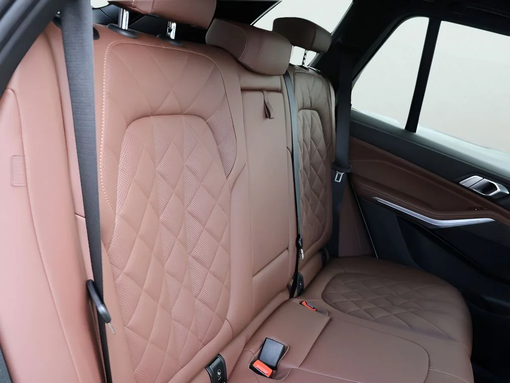 Used 2024 Mineral White Metallic BMW xDrive40i image 14