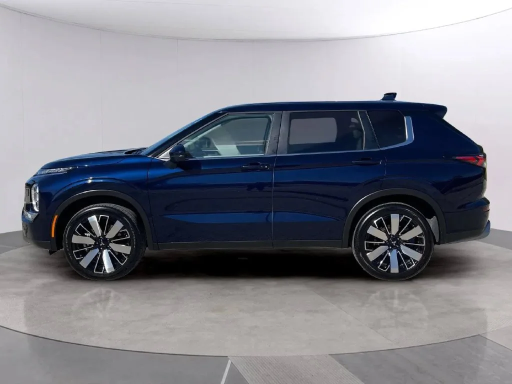 Used 2025 Cosmic Blue Metallic Mitsubishi  image 2