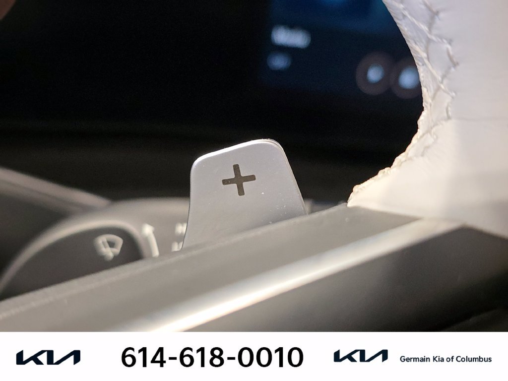 Used 2024 Silver Hyundai SEL image 30