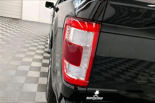 Used 2023 Agate Black Metallic Ford Lariat image 36