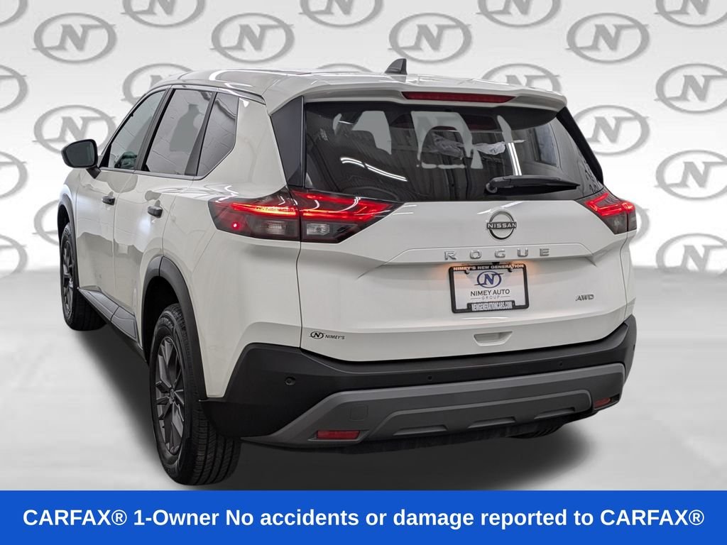 Used 2023 White Nissan S image 23