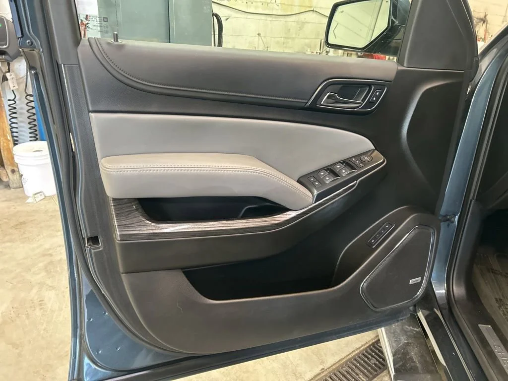 Used 2019 SHADOW GRAY METALLIC Chevrolet LT image 21