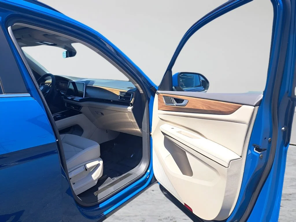 New 2026 Blue Volkswagen SE w/Technology image 27