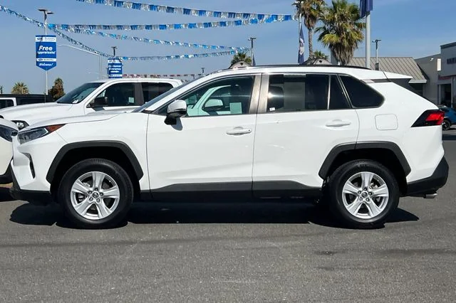 Used 2019 White Toyota XLE image 7