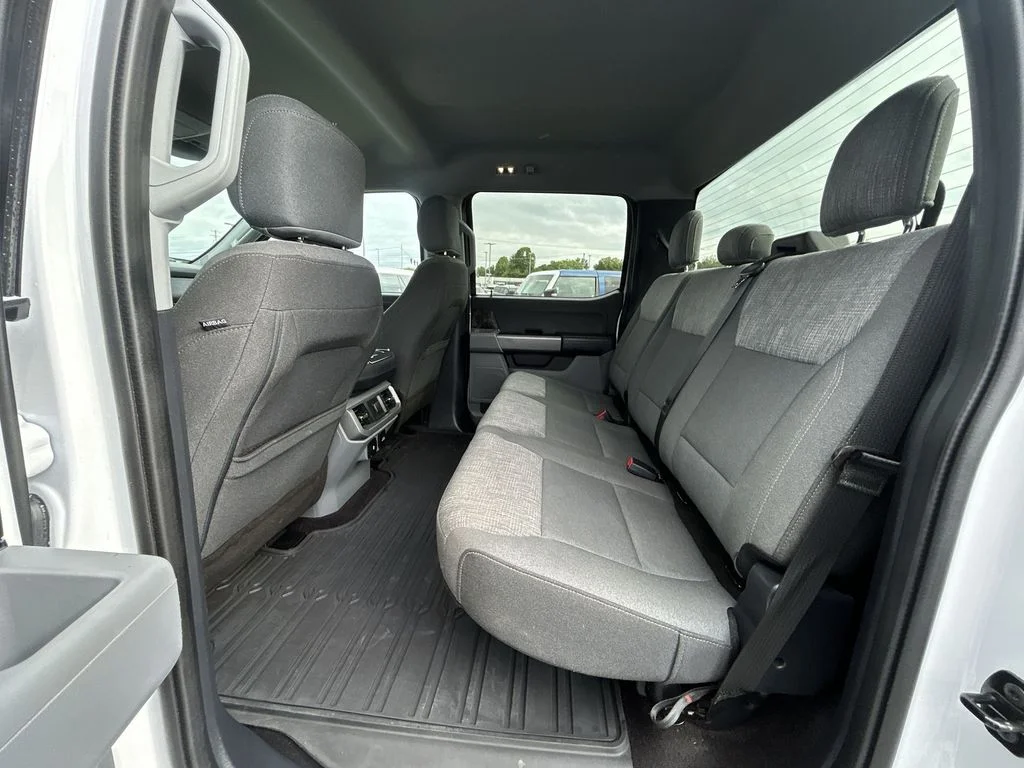 Used 2021 White Ford XLT image 28