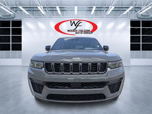New 2027 Gray Jeep Limited image 8