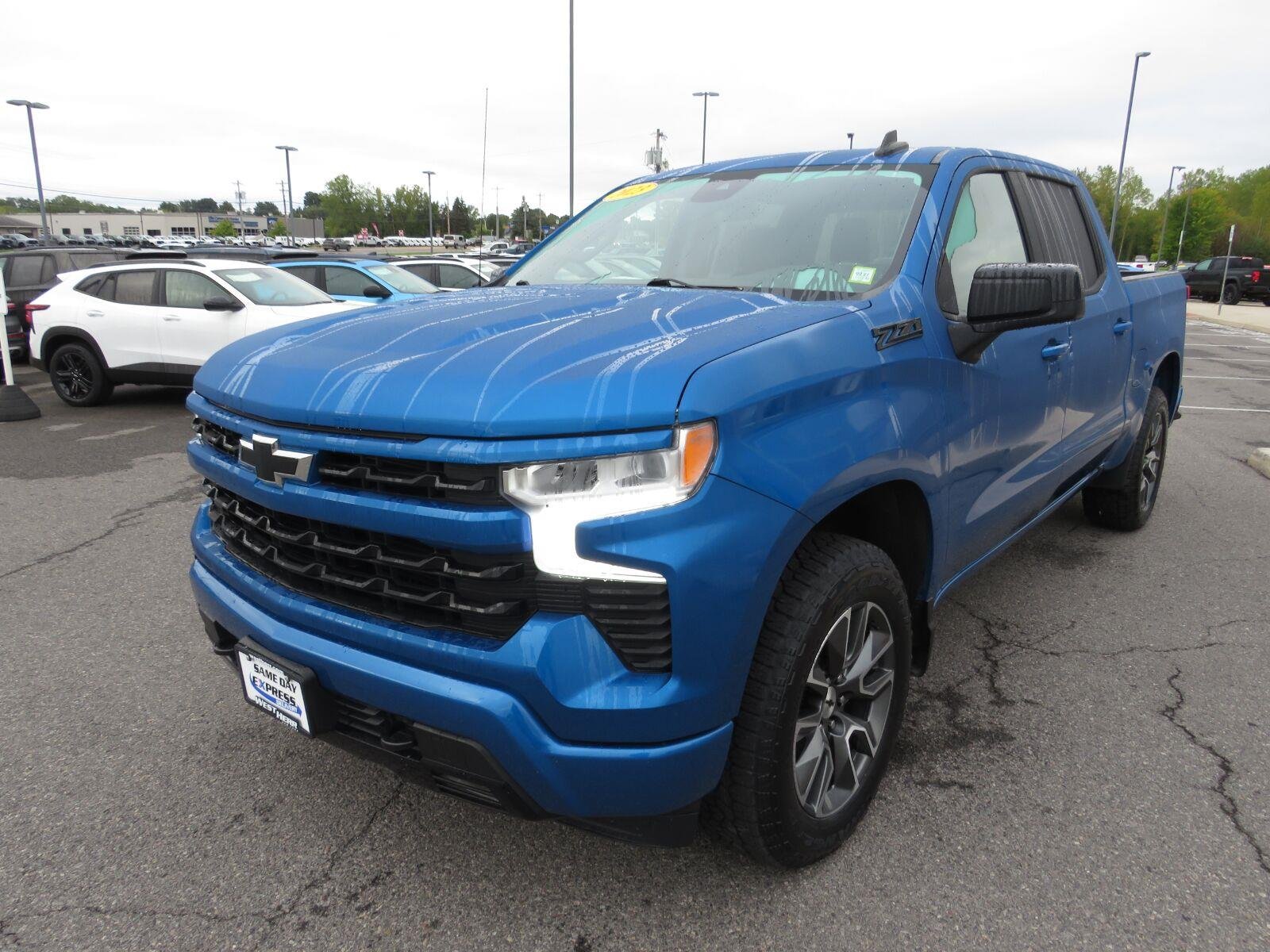 Used 2023 Glacier Blue Metallic Chevrolet RST image 13