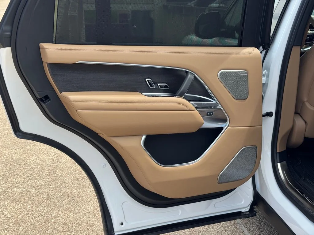 New 2026 White Land Rover Autobiography image 23
