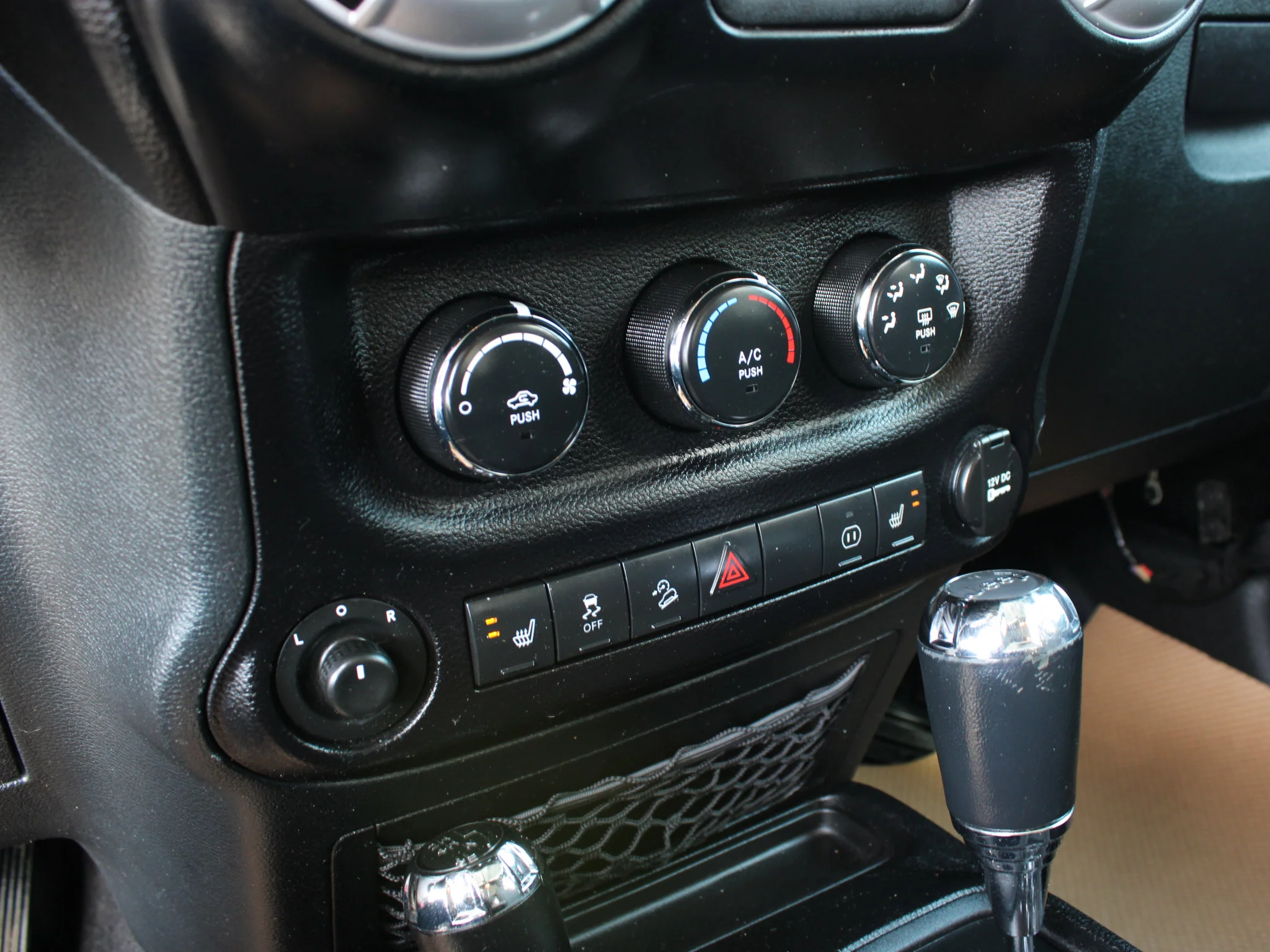 Used 2012 Black Jeep Sahara * Mechanic Special | V6 | Navigation | Heated Seats image 21