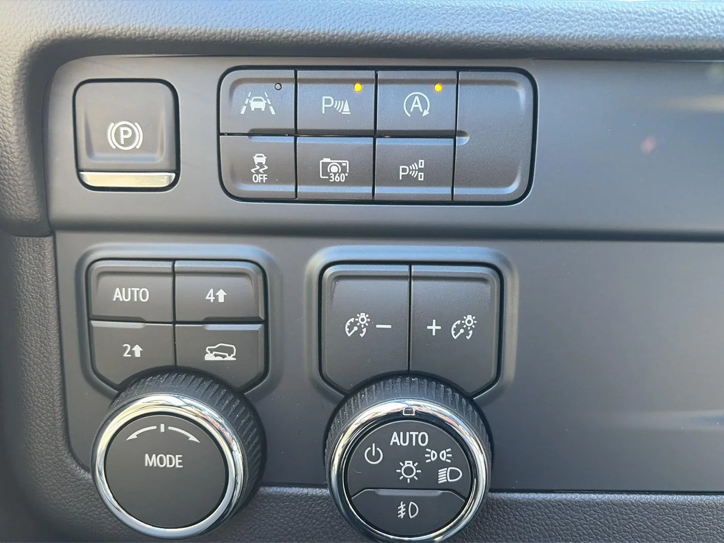 Used 2026 Summit White Chevrolet LT image 17