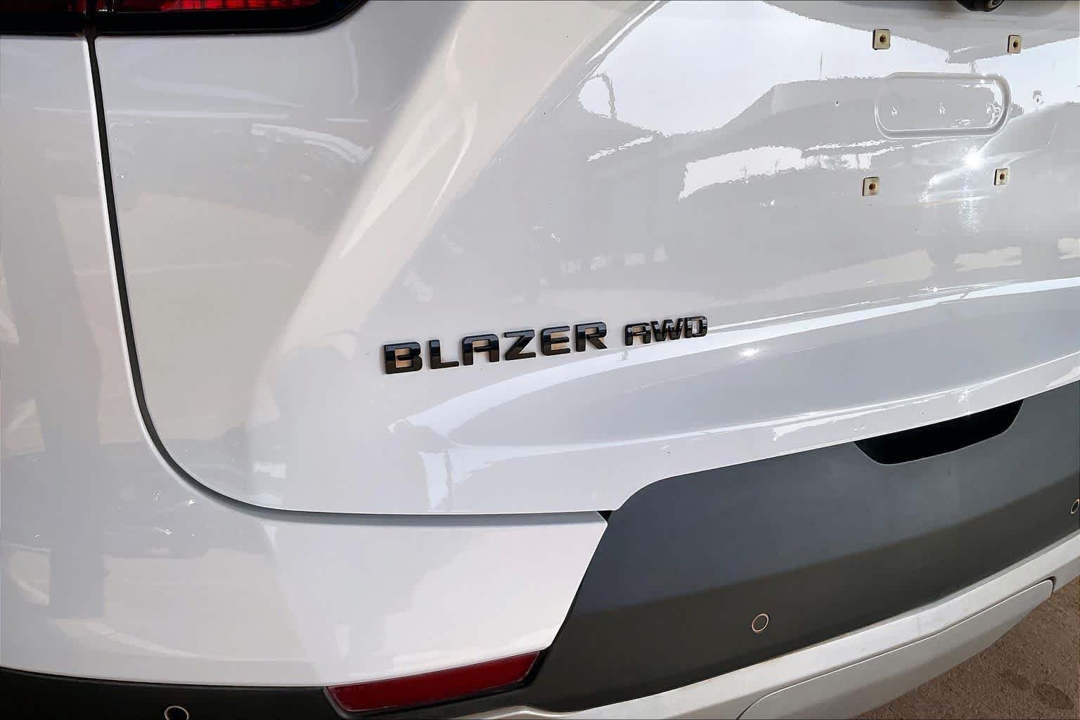 Used 2021 SUMMIT WHITE Chevrolet LT image 10