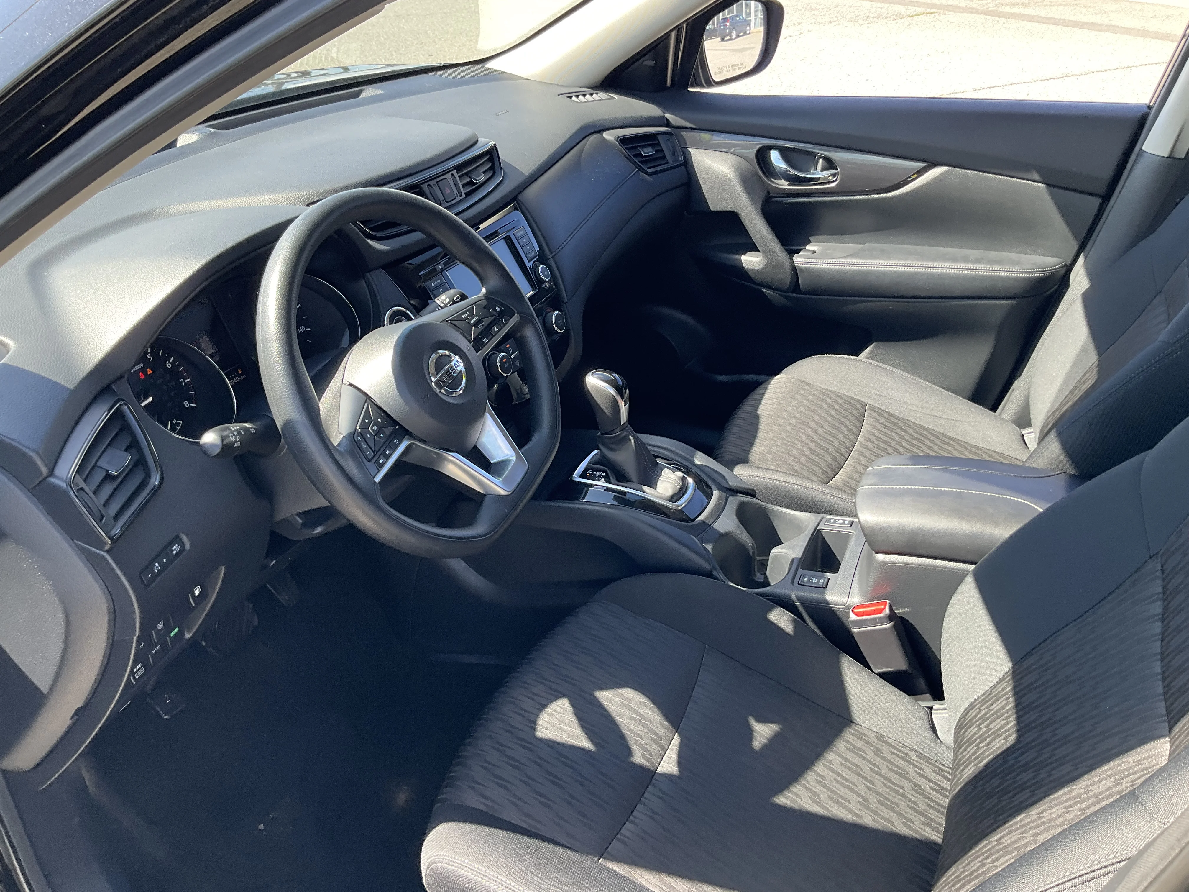 Used 2020 Magnetic Black Pearl Nissan S/SV/SL image 5