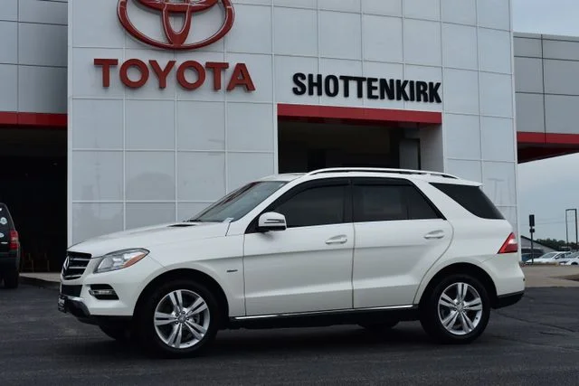 Used 2012 White Mercedes-Benz ML 350 image 1