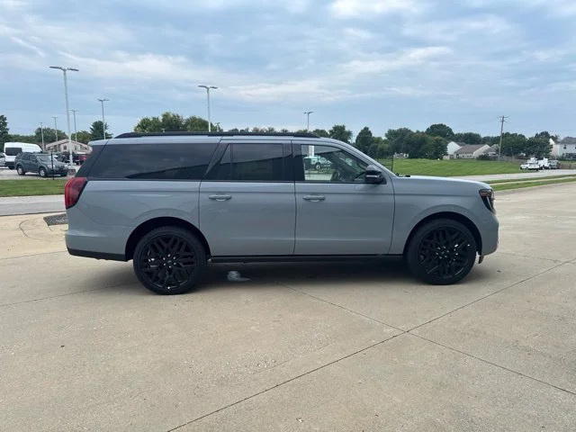 New 2027 Glacier Gray Metallic Tri-Coat Ford Platinum image 35