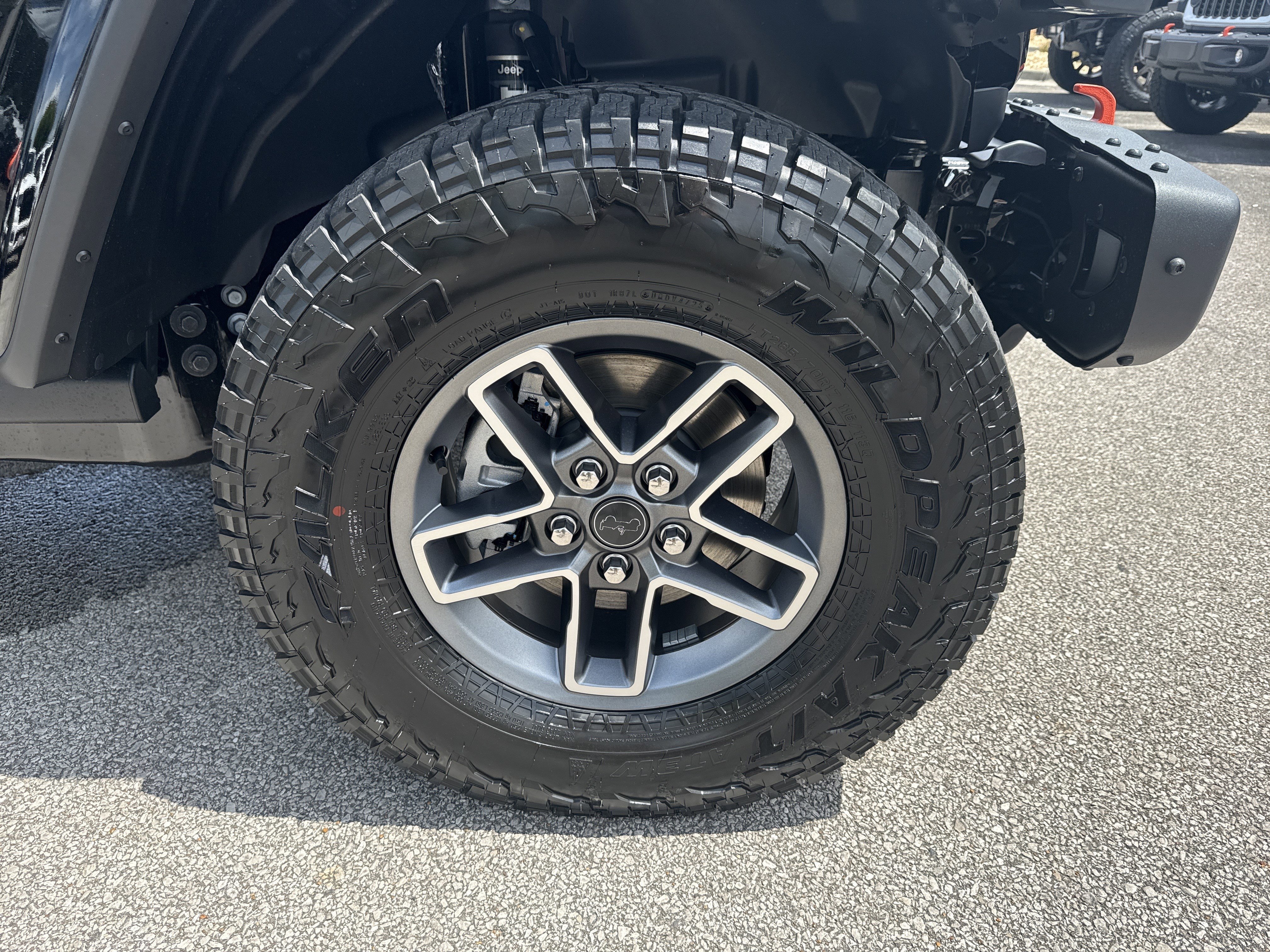 New 2026 Black Clear-Coat Exterior Paint Jeep Mojave X image 13