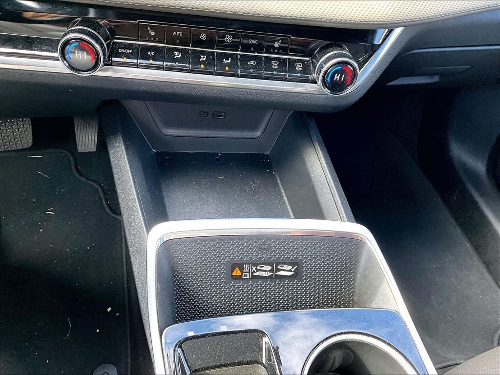Used 2025 Mosaic Black Metallic Chevrolet LT image 26