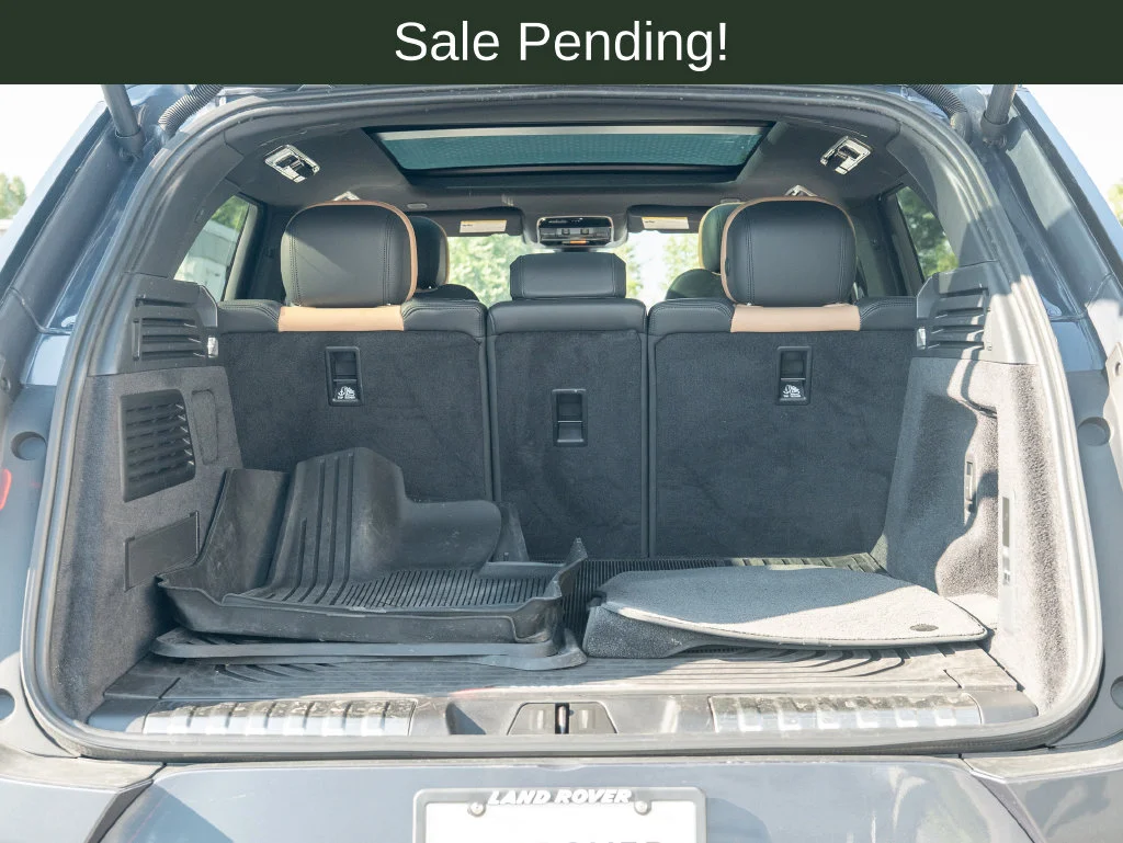 Used 2025 Blue Land Rover Dynamic SE image 39