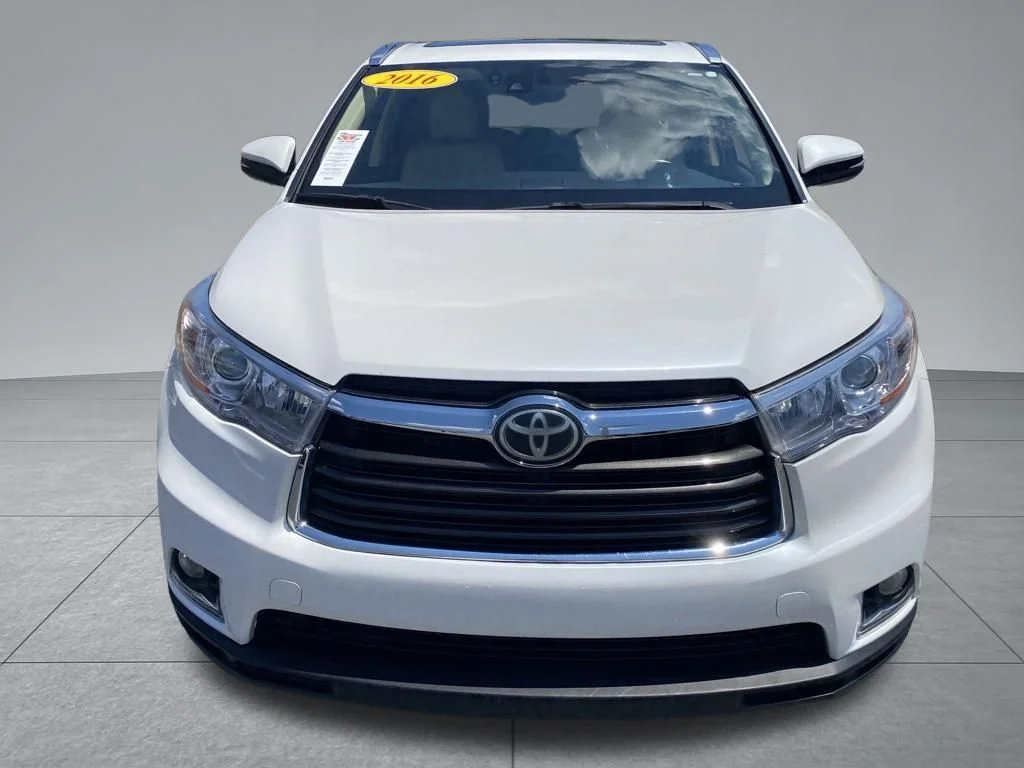 Used 2016 White Toyota Limited Platinum V6 image 21
