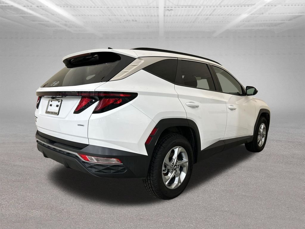 Used 2024 White Hyundai SEL image 5