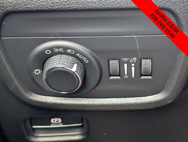 New 2027 Sting-Gray Clear-Coat Paint Jeep Laredo image 21