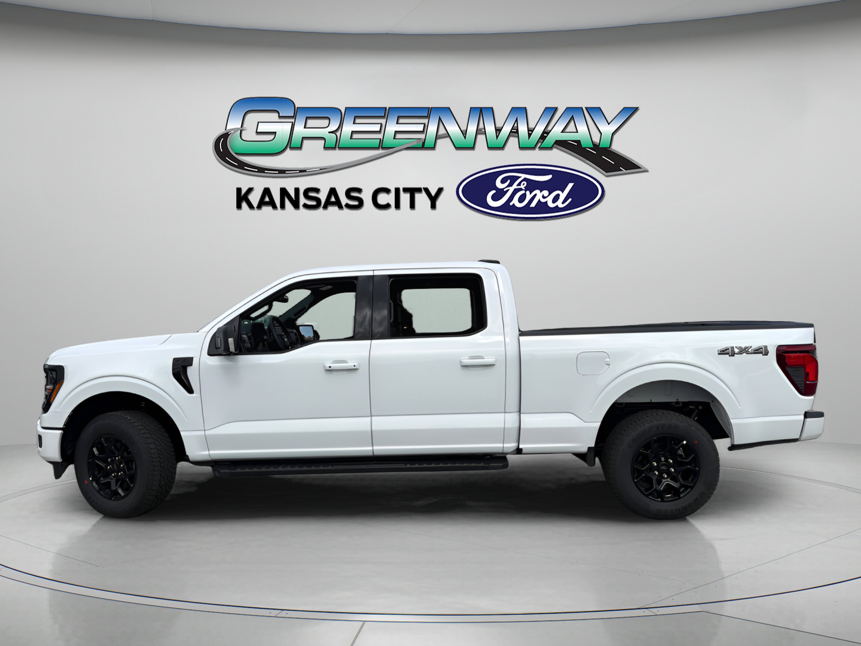 New 2026 Oxford White Ford XLT image 5