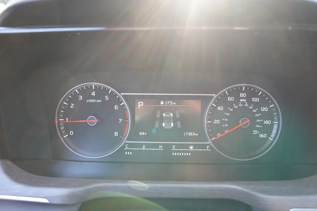 Used 2023 Aruba Green Kia X-Line EX image 36