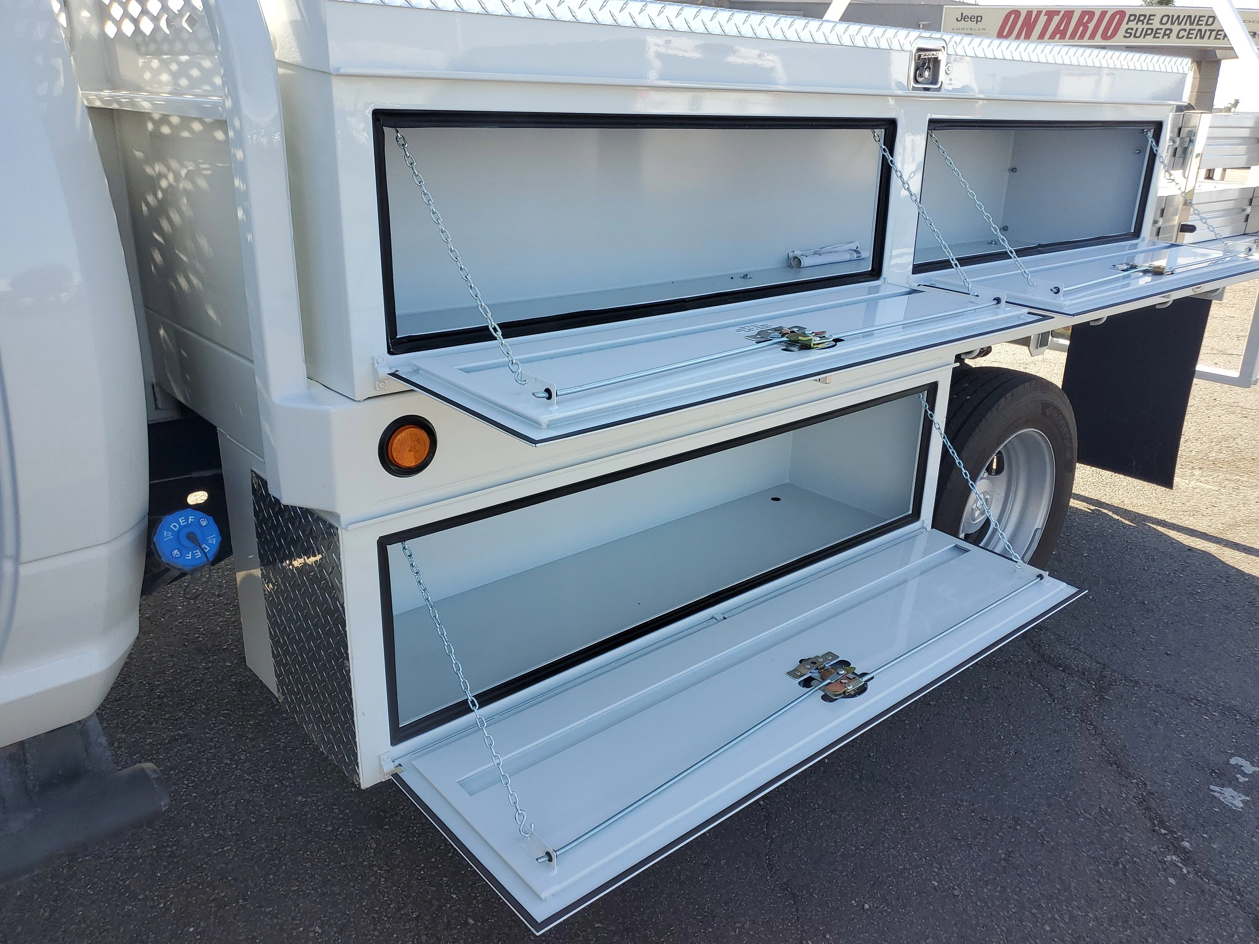 New 2026 Bright White Clear-Coat Exterior Paint RAM Tradesman image 24