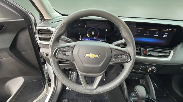 Used 2025 Summit White Chevrolet LT image 12