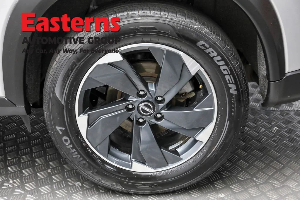 Used 2024 Silver Nissan SV image 8