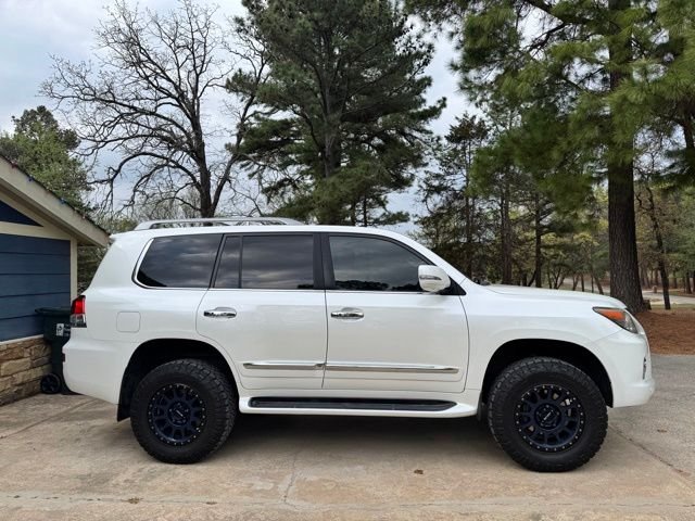 2015 Lexus LX 600 570's photo