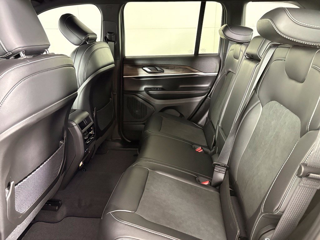 New 2027 Sting-Gray Clear-Coat Paint Jeep Altitude image 39