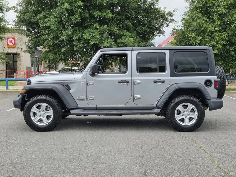 Used 2018 Billet Silver Metallic Clearco JEEP UNLIMITED SPORT S image 2