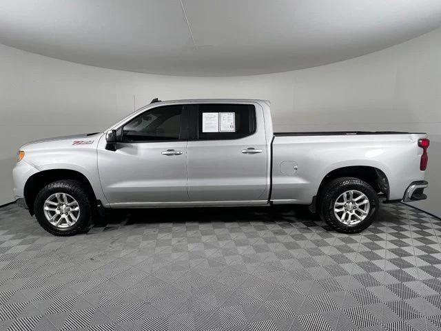 Used 2022 Silver Chevrolet LT image 4