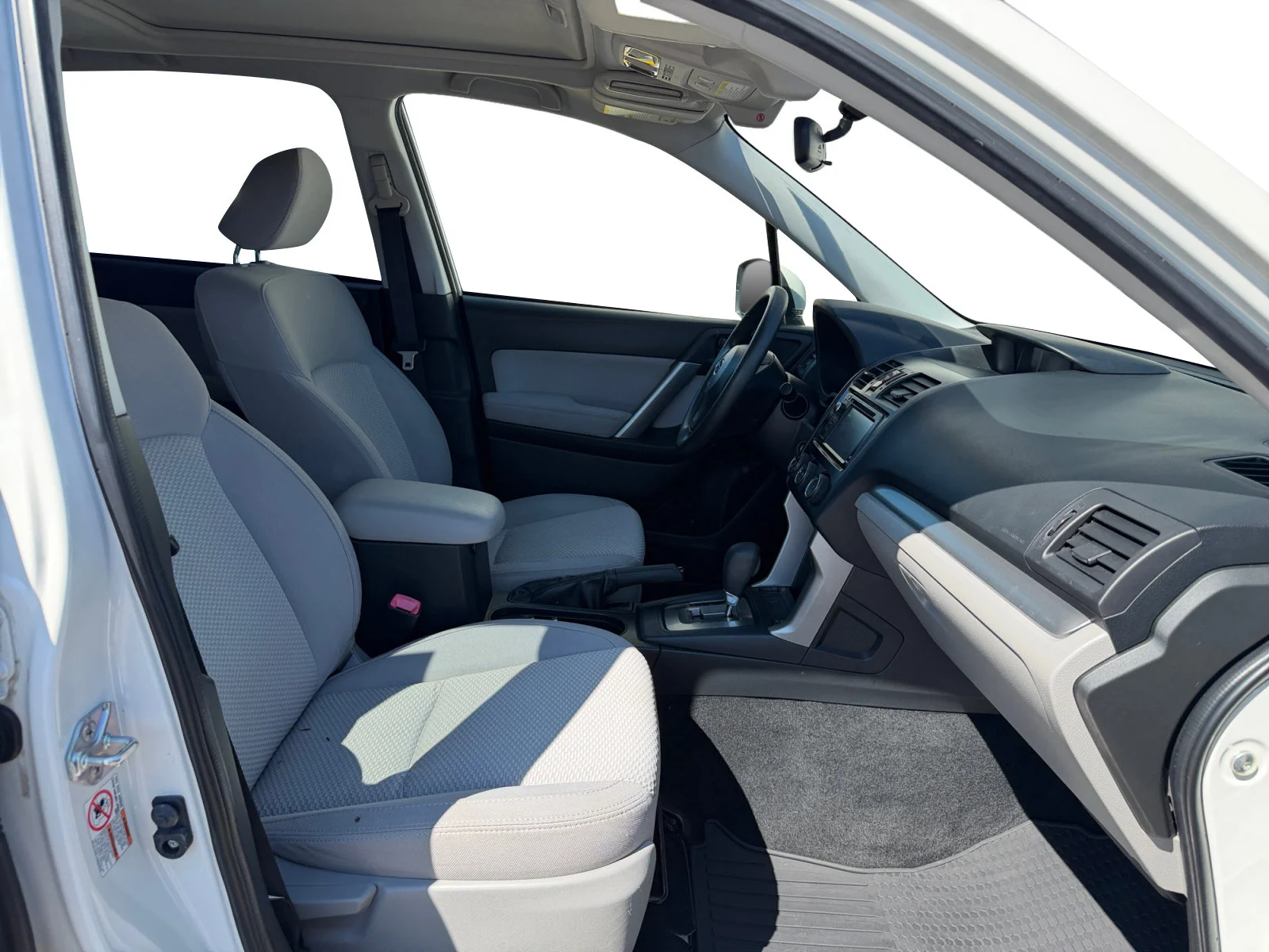Used 2015 Satin White Pearl Subaru 2.5i Premium image 30
