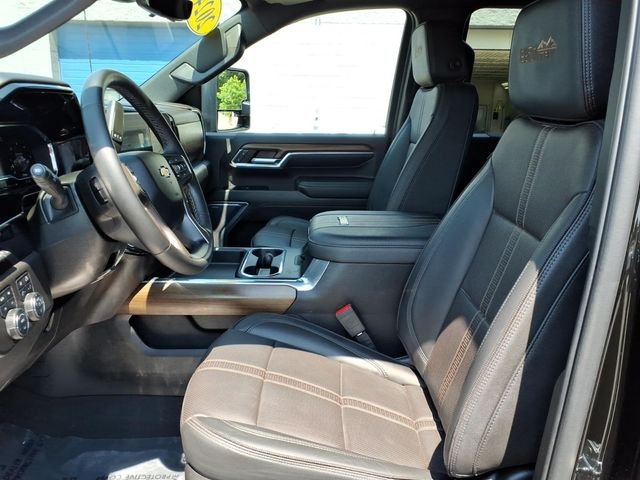 Used 2024 Black Chevrolet High Country image 15