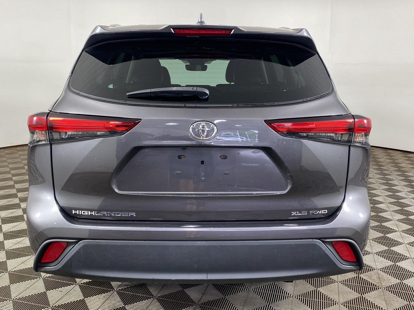 Used 2021 Magnetic Gray Metallic Toyota XLE image 25