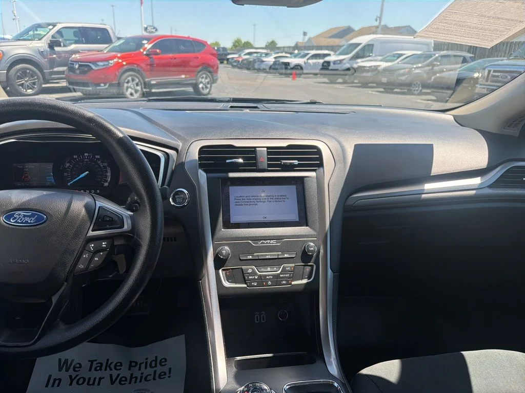 Used 2019 Gray Ford SE image 16