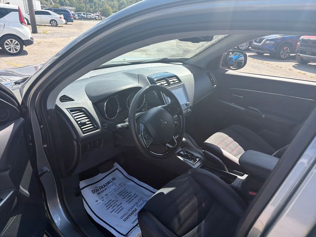 Used 2025 Blue Mitsubishi 2.0 SE image 15