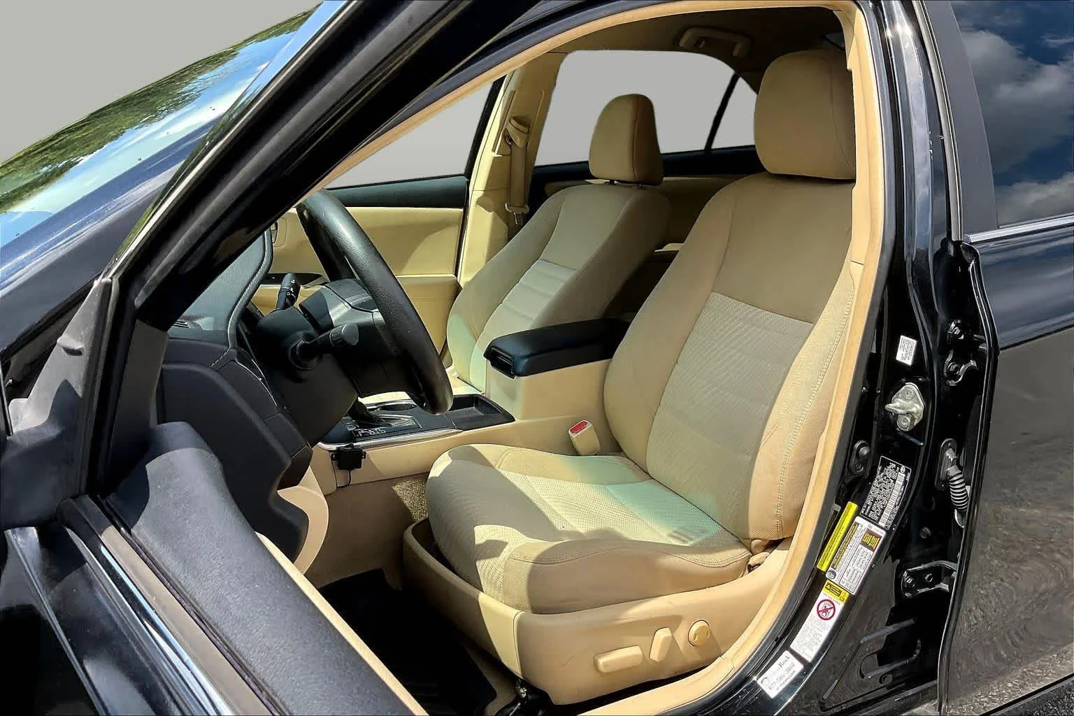 Used 2015 Attitude Black Toyota LE image 8