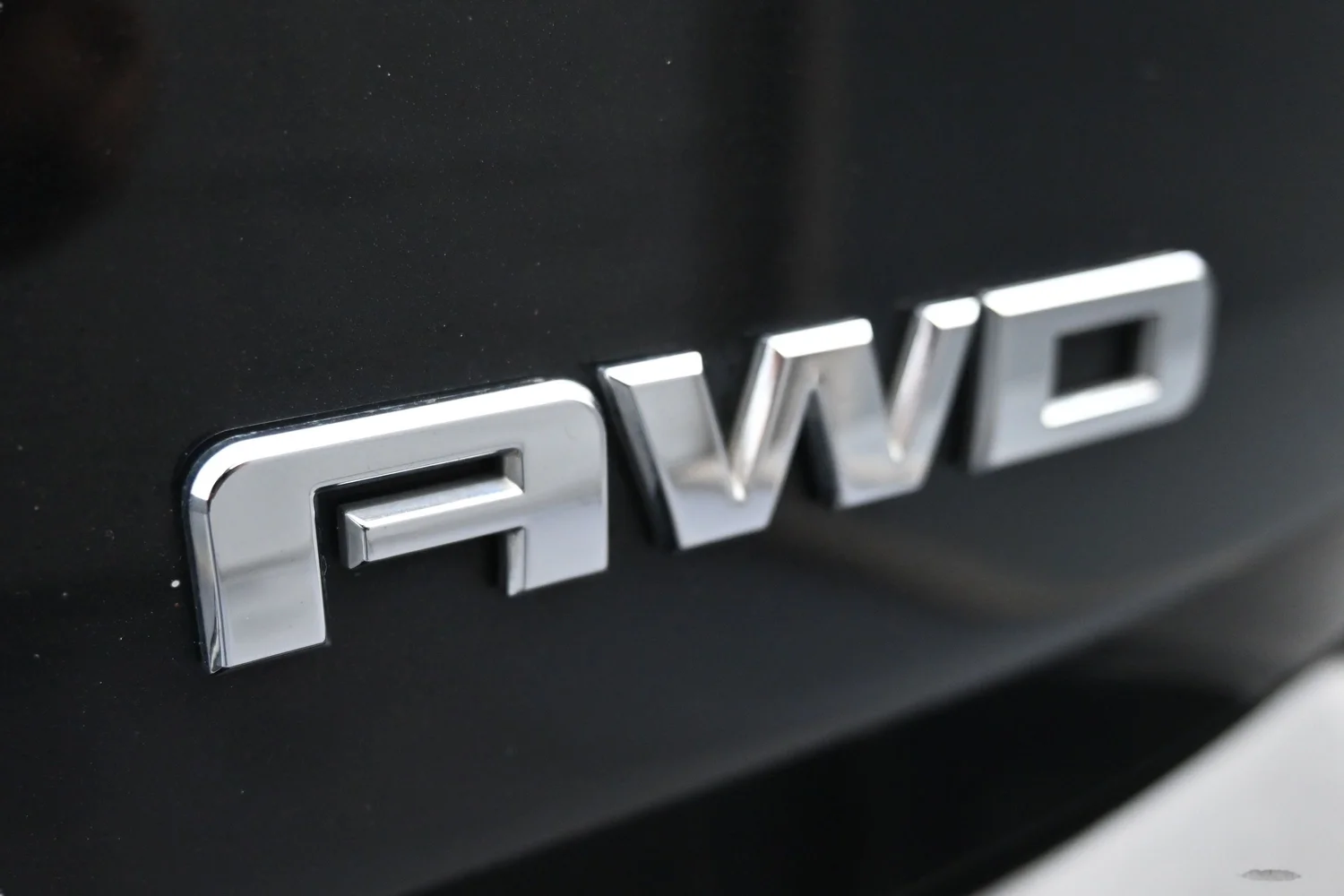 Used 2020 Black GMC SLE image 29