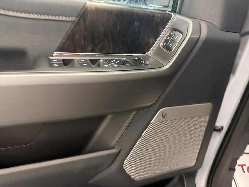 New 2027 Glacier Gray Metallic Tri-Coat Ford F-250® Lariat® image 15