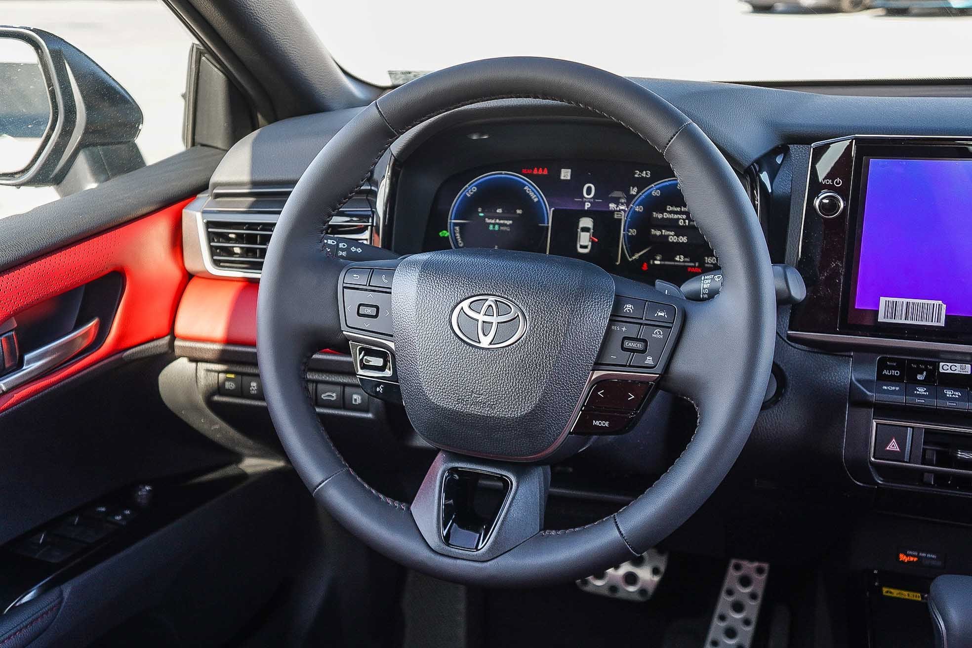 New 2026 Heavy Metal with Midnight Black Metallic roof <sup>1</sup> Toyota  XSE image 17
