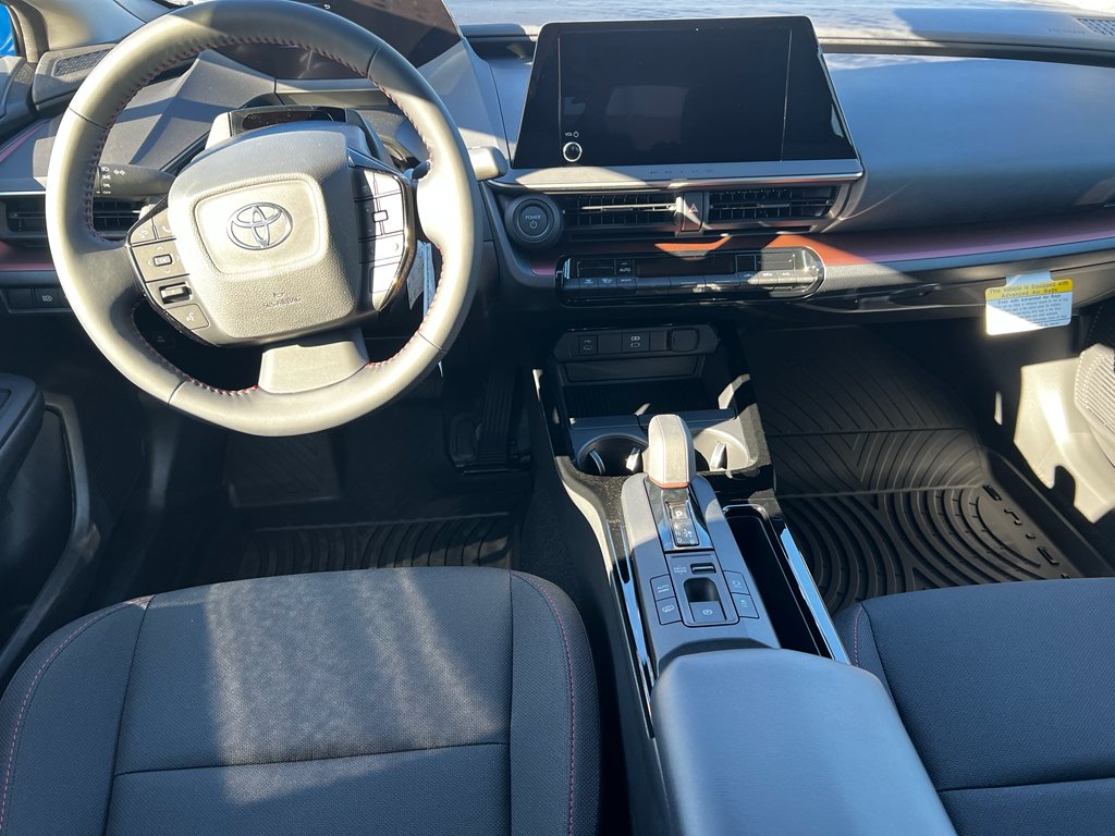2026 Toyota Prius Plug-in Hybrid SE - Photo 9