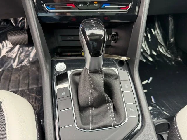 New 2026 Monterey Blue Pearl Volkswagen SE image 23