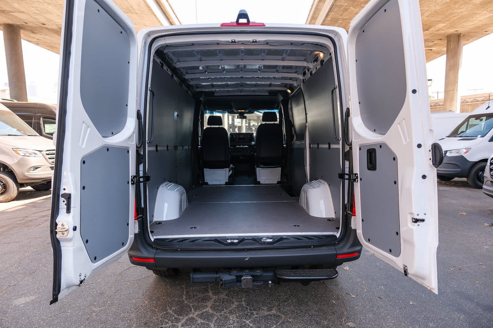 New 2026 Arctic+White Mercedes-Benz Cargo 144 WB  RWD 2.0L 4-Cylinder image 28