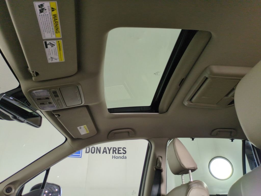 Used 2017 White Diamond Pearl Honda Touring image 21