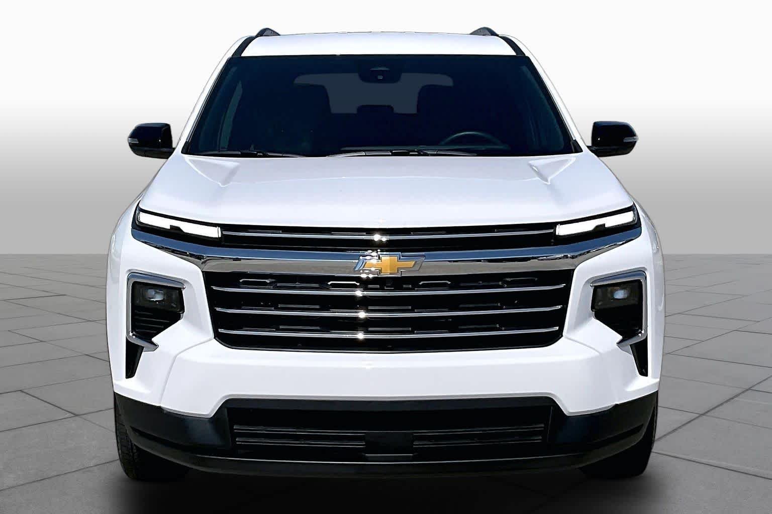 Used 2026 Summit White Chevrolet FWD LT image 4
