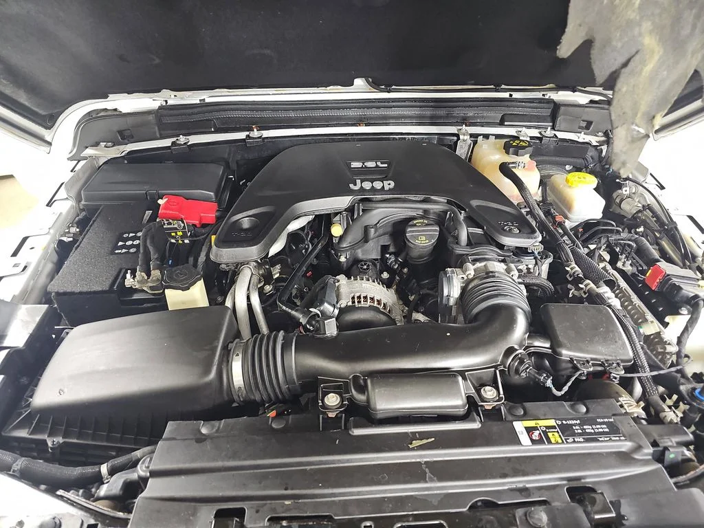 Used 2020 White/off-white Jeep Unlimited Rubicon image 33